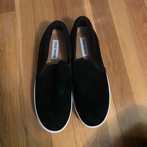 Steve Madden black slip on shoes
